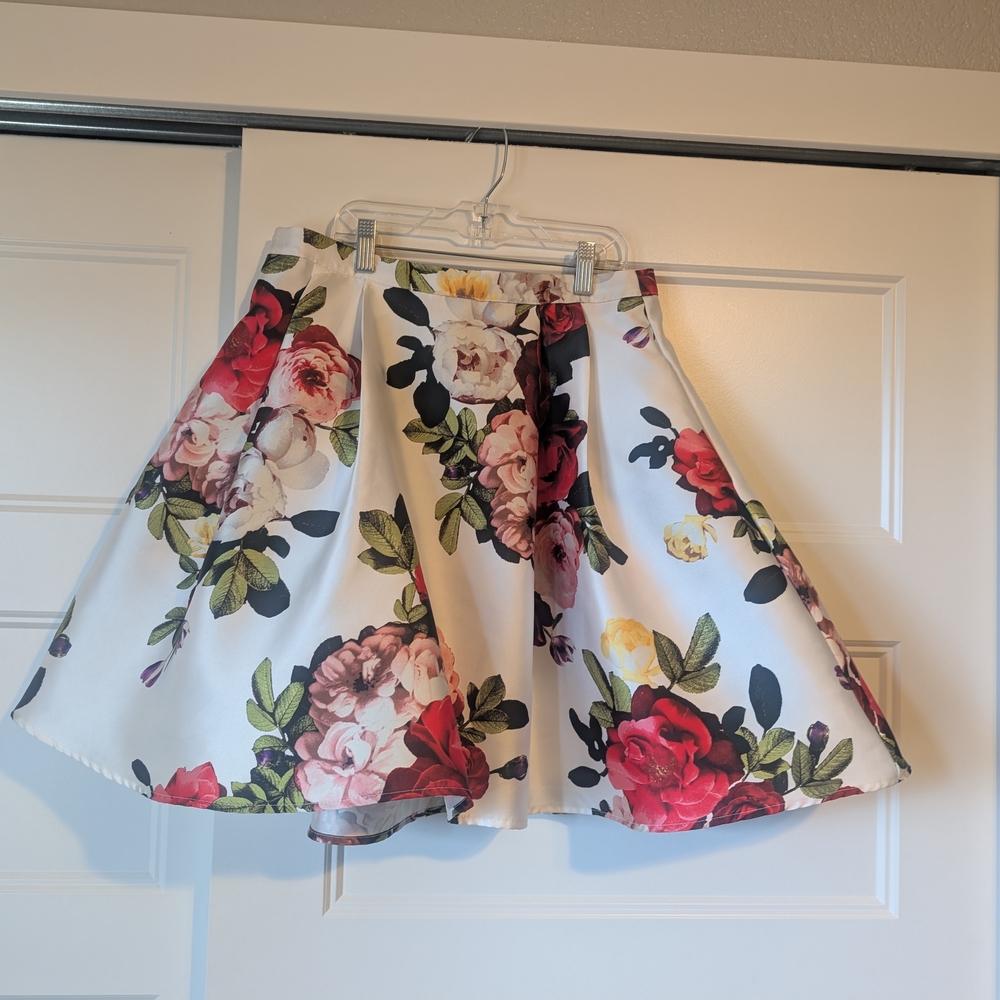 Sequin Hearts Floral A-Line Skirt - White and Red